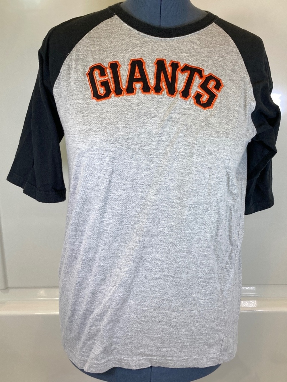 San Francisco Giants YOUTH Sz XL (20) Black and Gray Long Sleeve Shirt